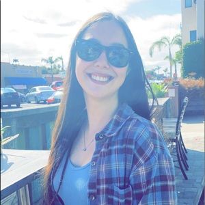 Meet your Posher, Corina